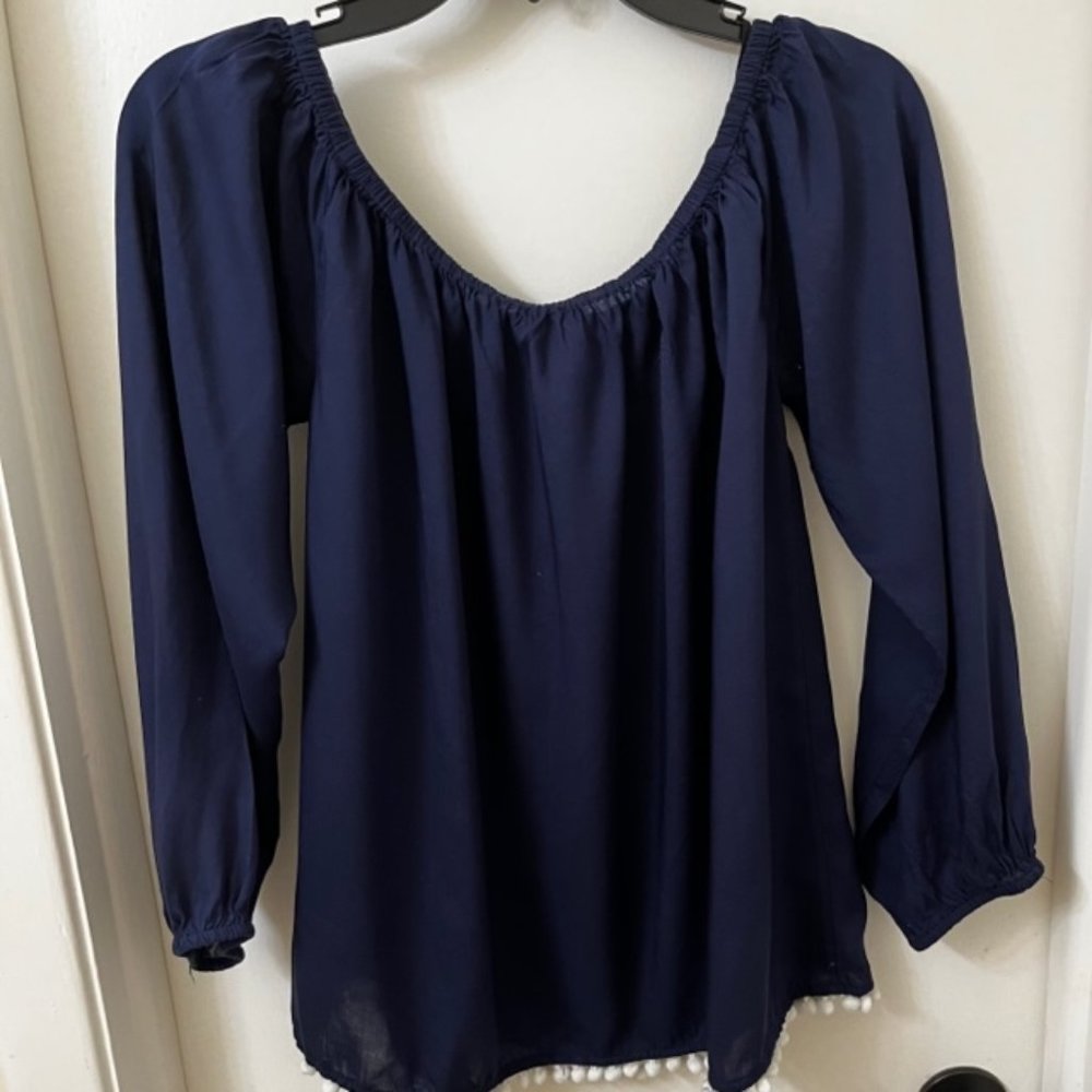 Lilly Pulitzer Navy peasant blouse size medium, 100% rayon